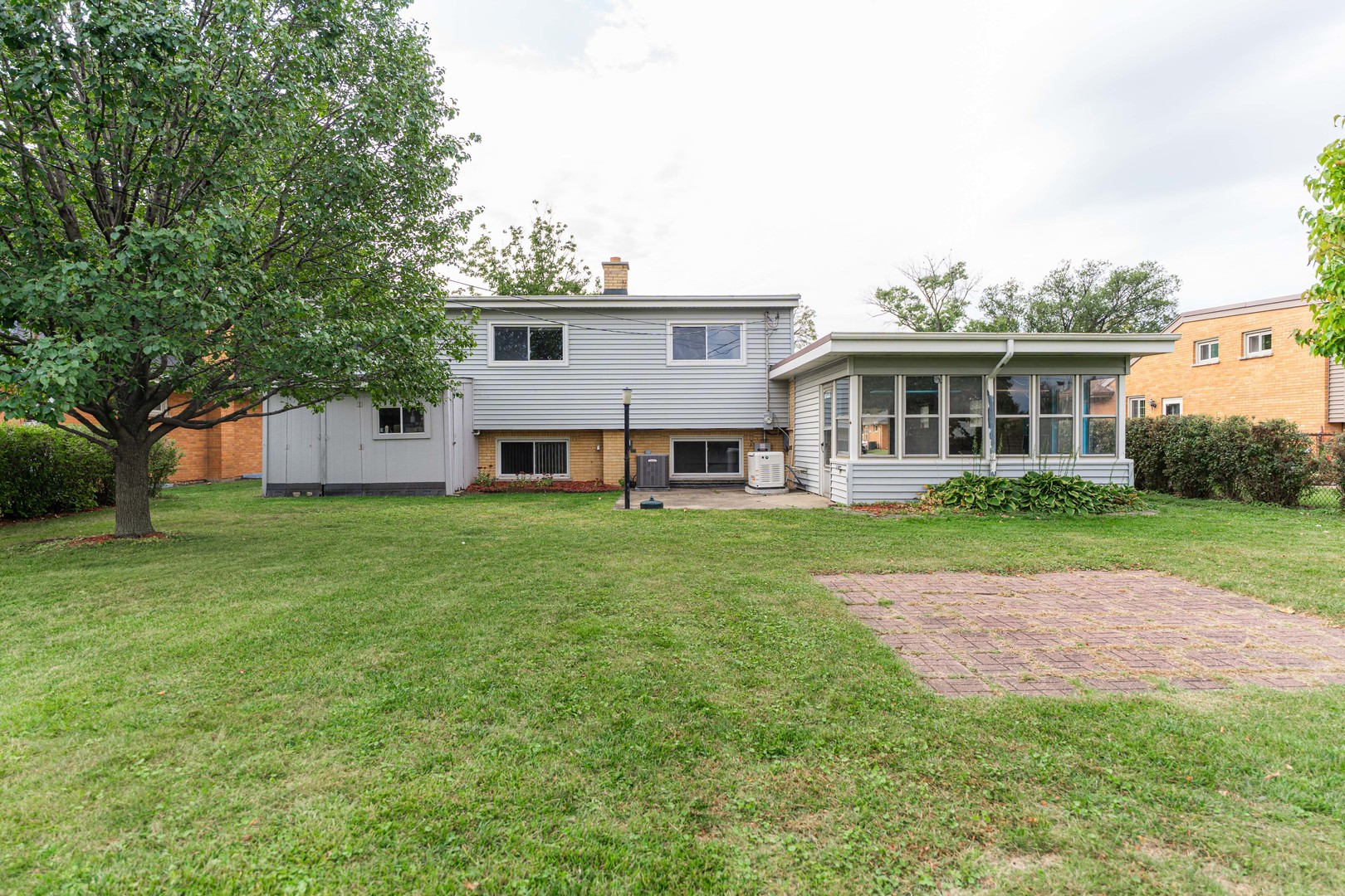 435 E Park Avenue, Elmhurst, IL 60126