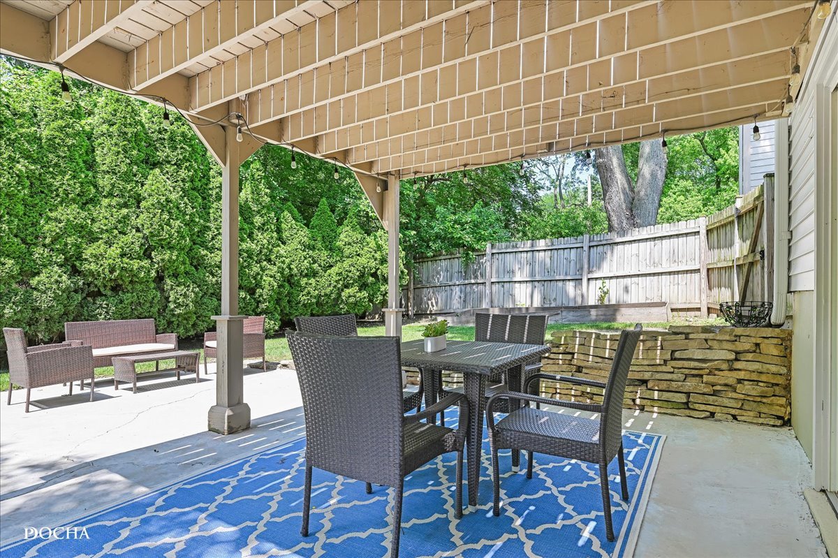 425 W Gartner Road, Naperville, IL 60540