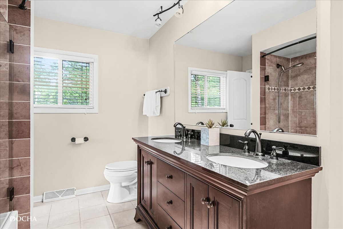 425 W Gartner Road, Naperville, IL 60540