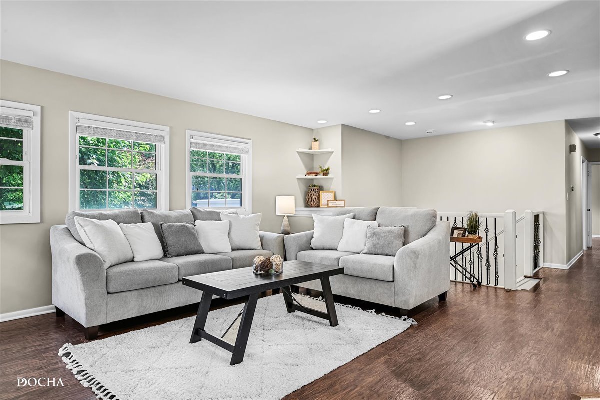 425 W Gartner Road, Naperville, IL 60540