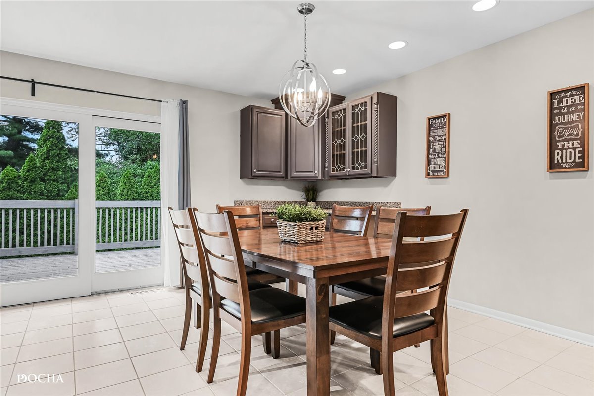 425 W Gartner Road, Naperville, IL 60540