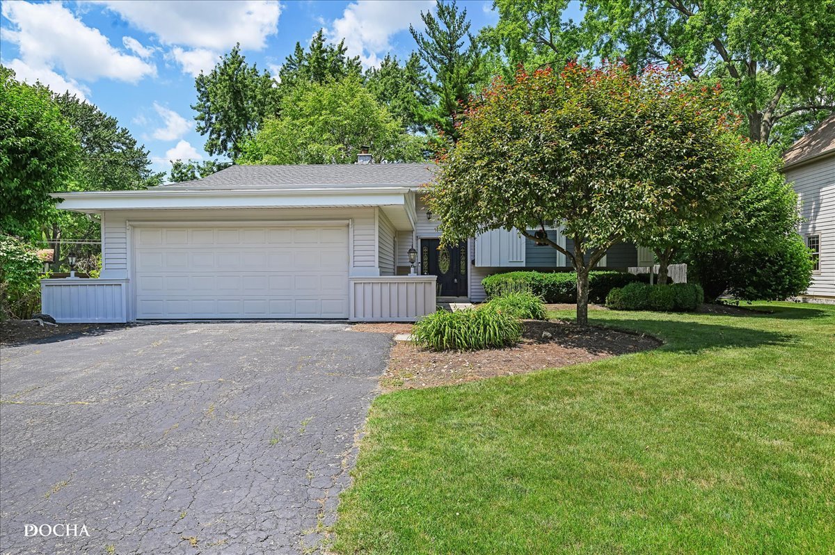 425 W Gartner Road, Naperville, IL 60540