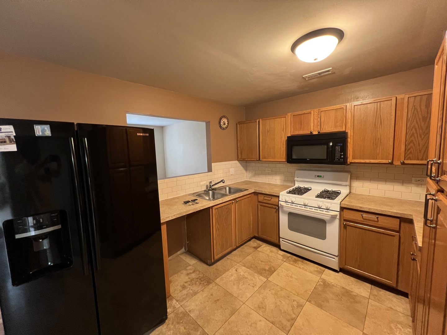 1645 Victoria Park Circle #1645, Aurora, IL 60504