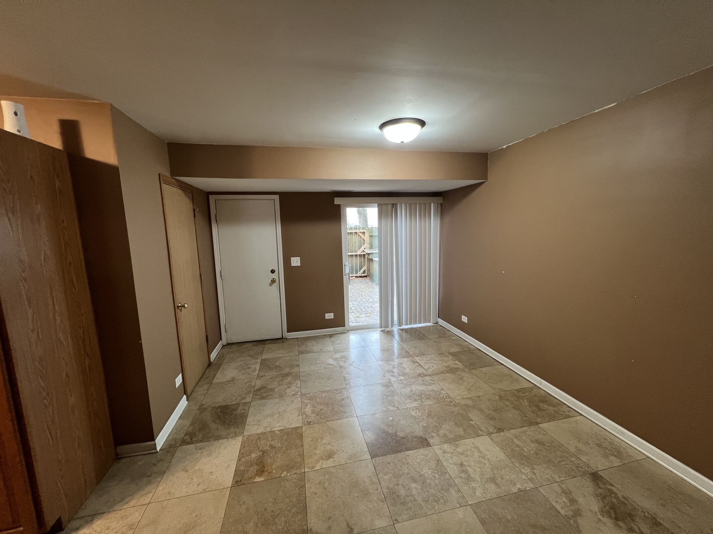 1645 Victoria Park Circle #1645, Aurora, IL 60504