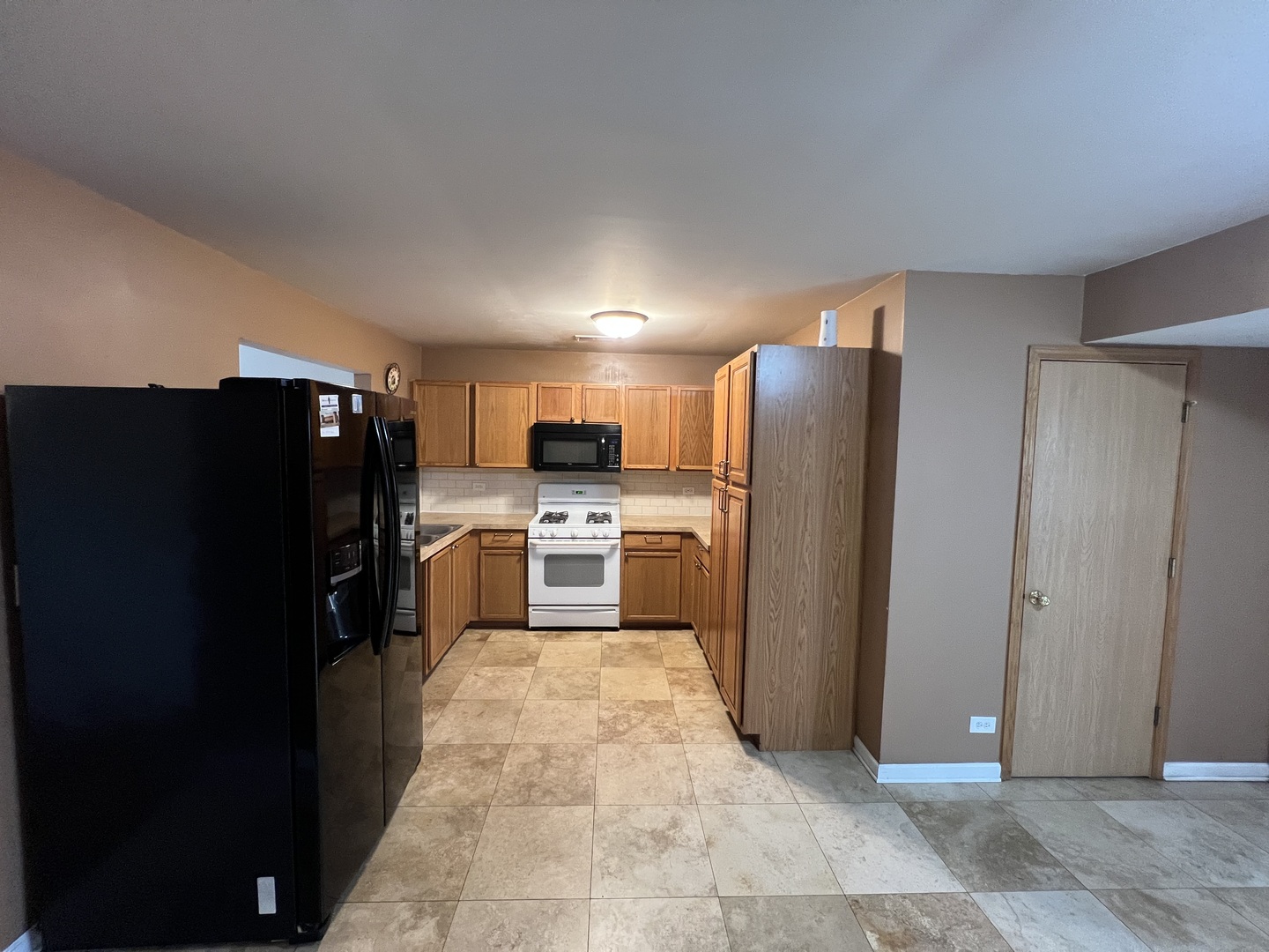 1645 Victoria Park Circle #1645, Aurora, IL 60504
