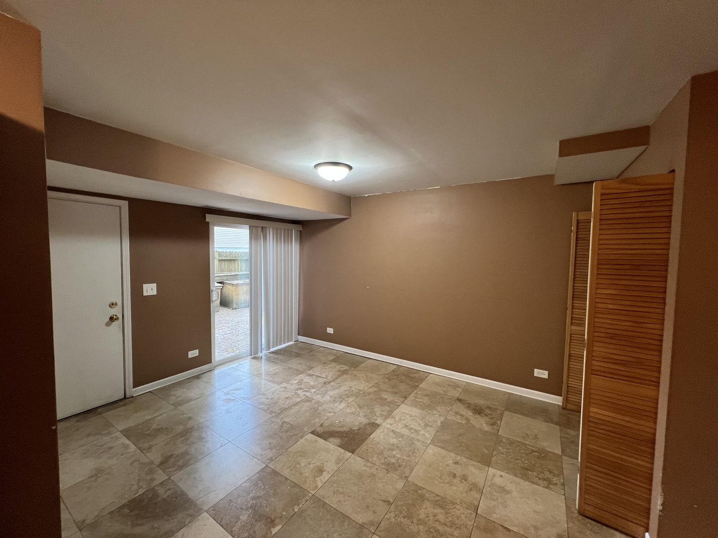 1645 Victoria Park Circle #1645, Aurora, IL 60504