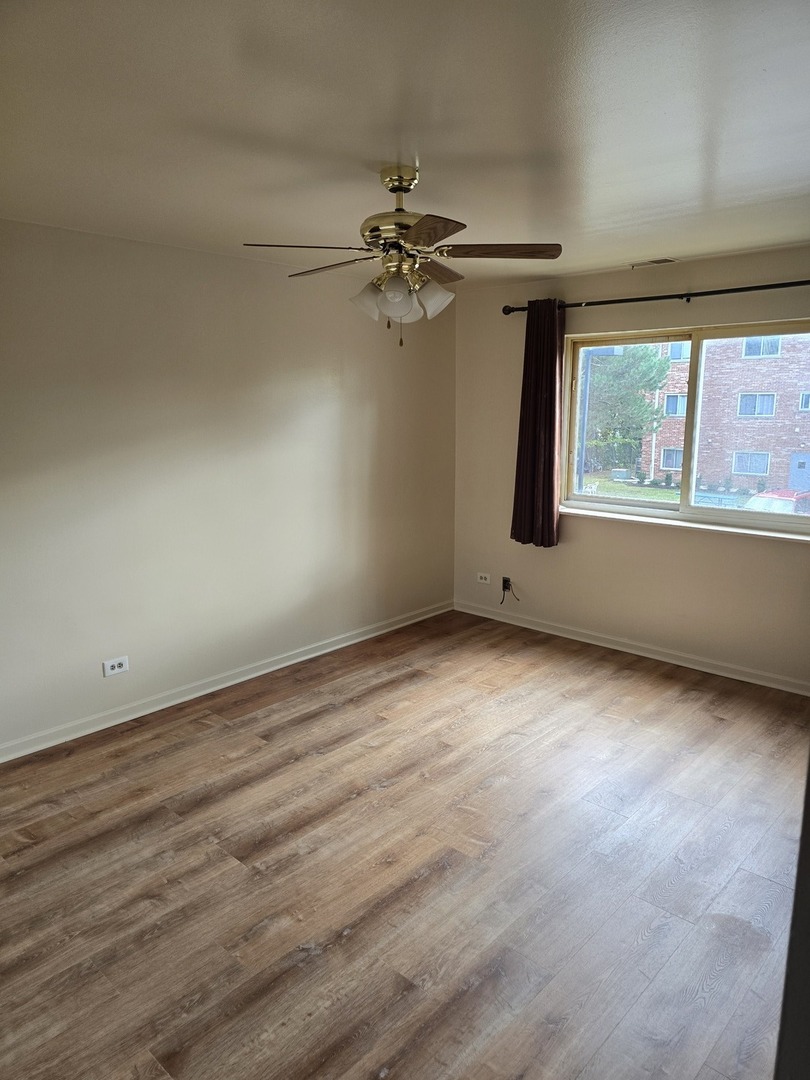 6882 W Touhy Avenue #D, Niles, IL 60714