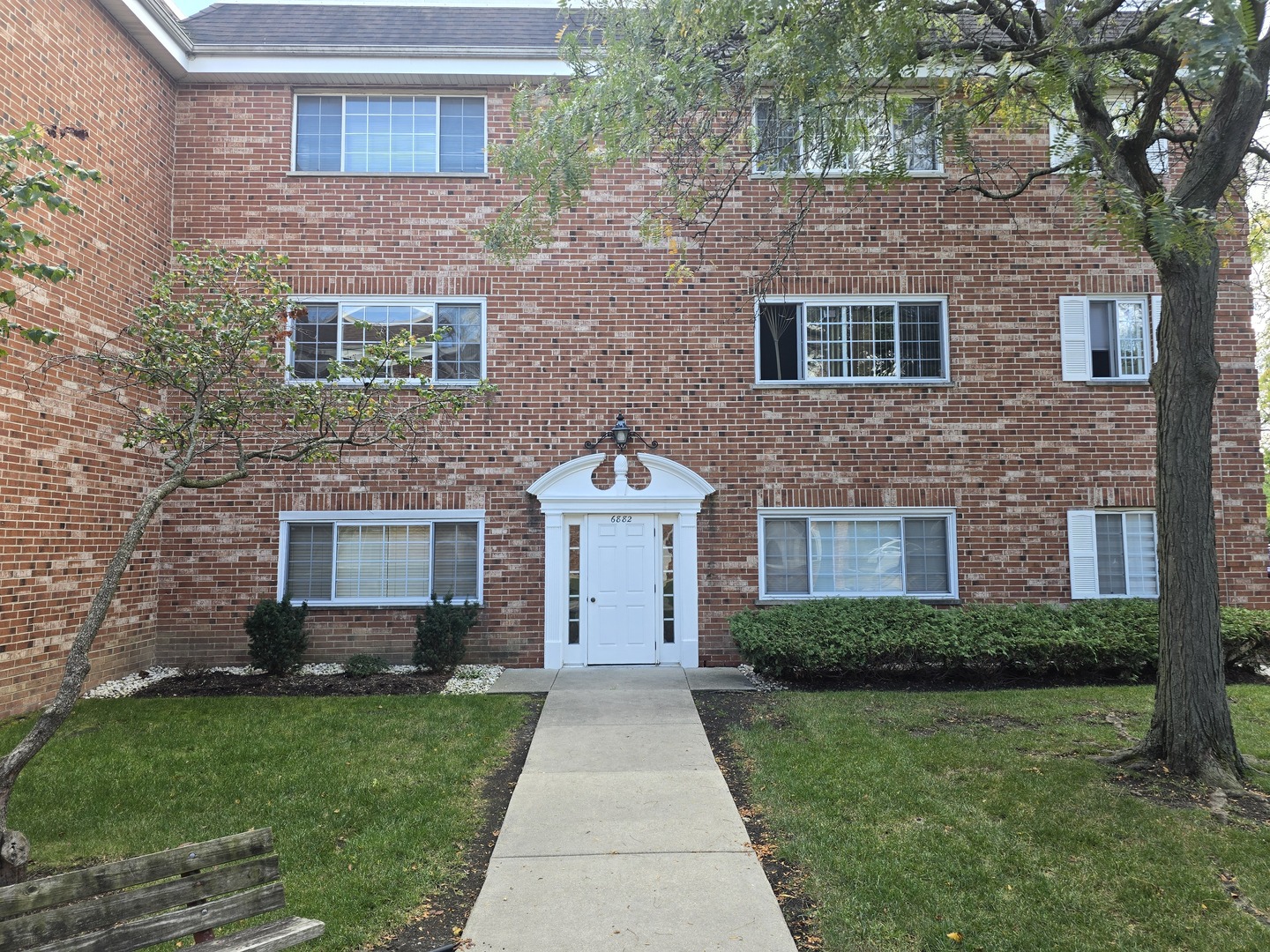 6882 W Touhy Avenue #D, Niles, IL 60714