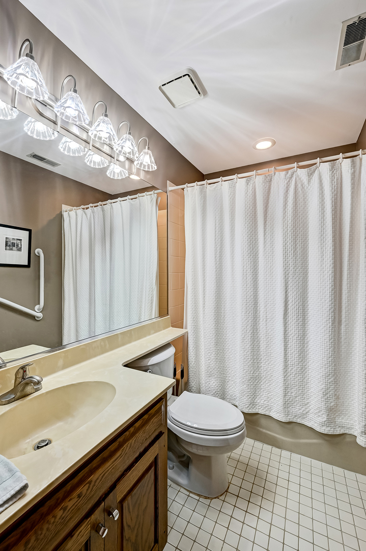 1121 Lodgepole Court #1121, Darien, IL 60561