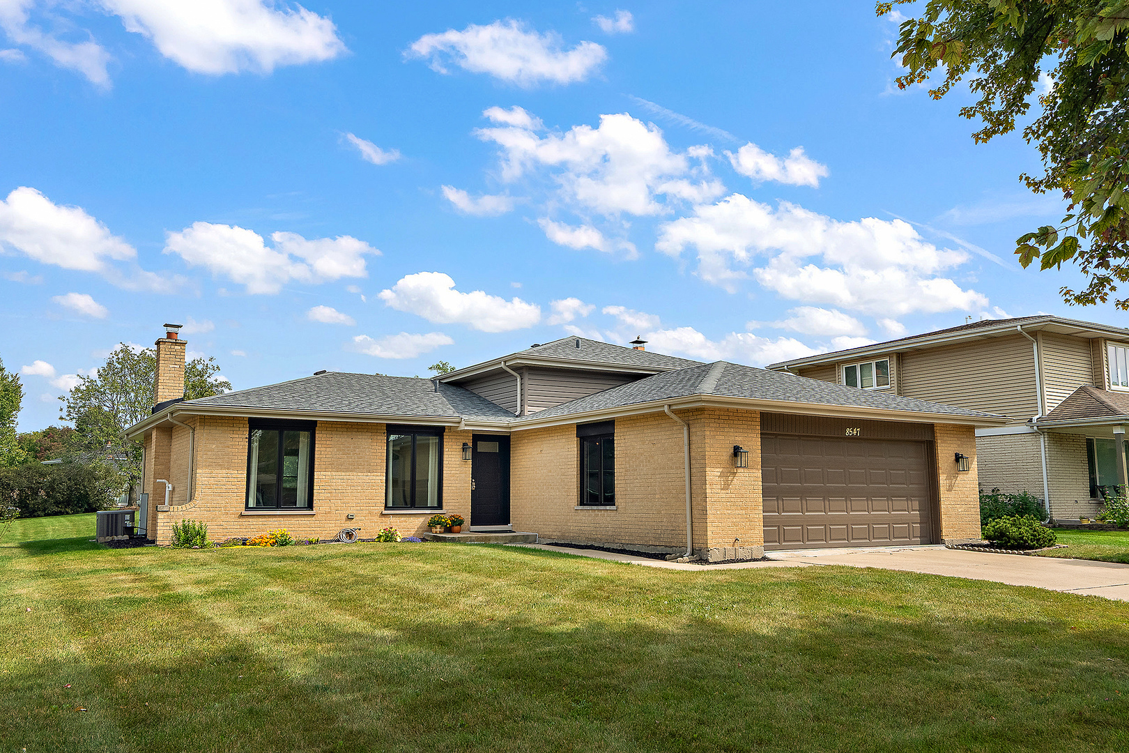 8547 HARVEST Lane, Darien, IL 60561