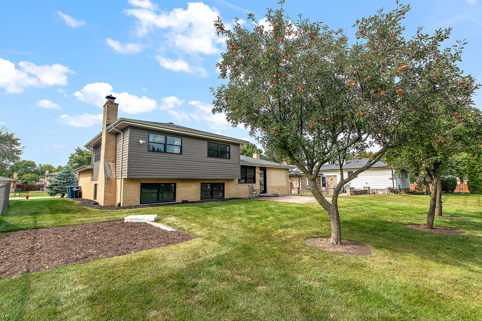 8547 HARVEST Lane, Darien, IL 60561