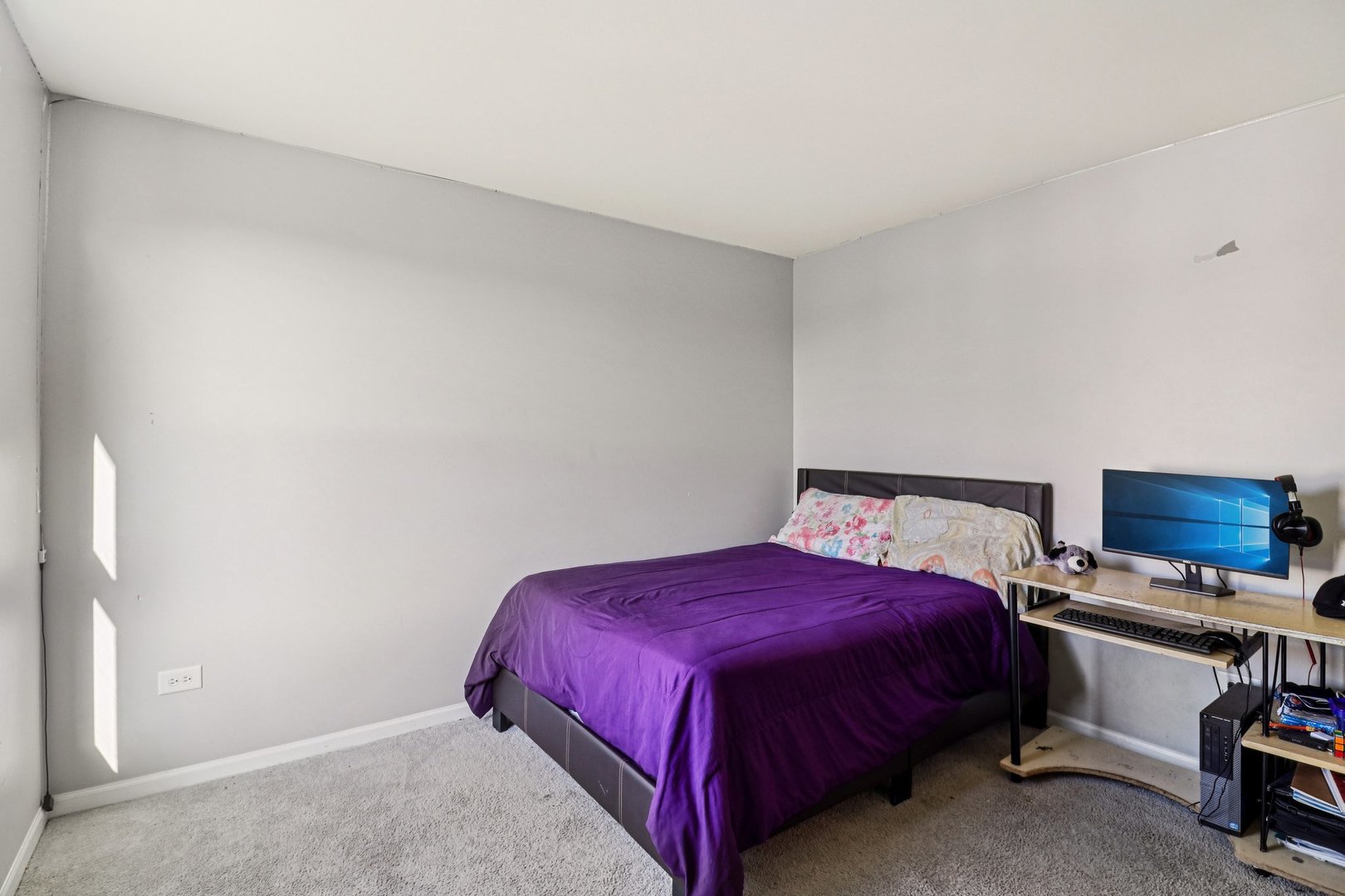 8 Forsythia Court, Bolingbrook, IL 60490