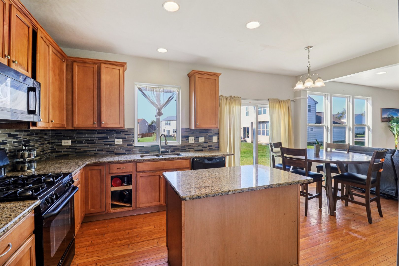 8 Forsythia Court, Bolingbrook, IL 60490