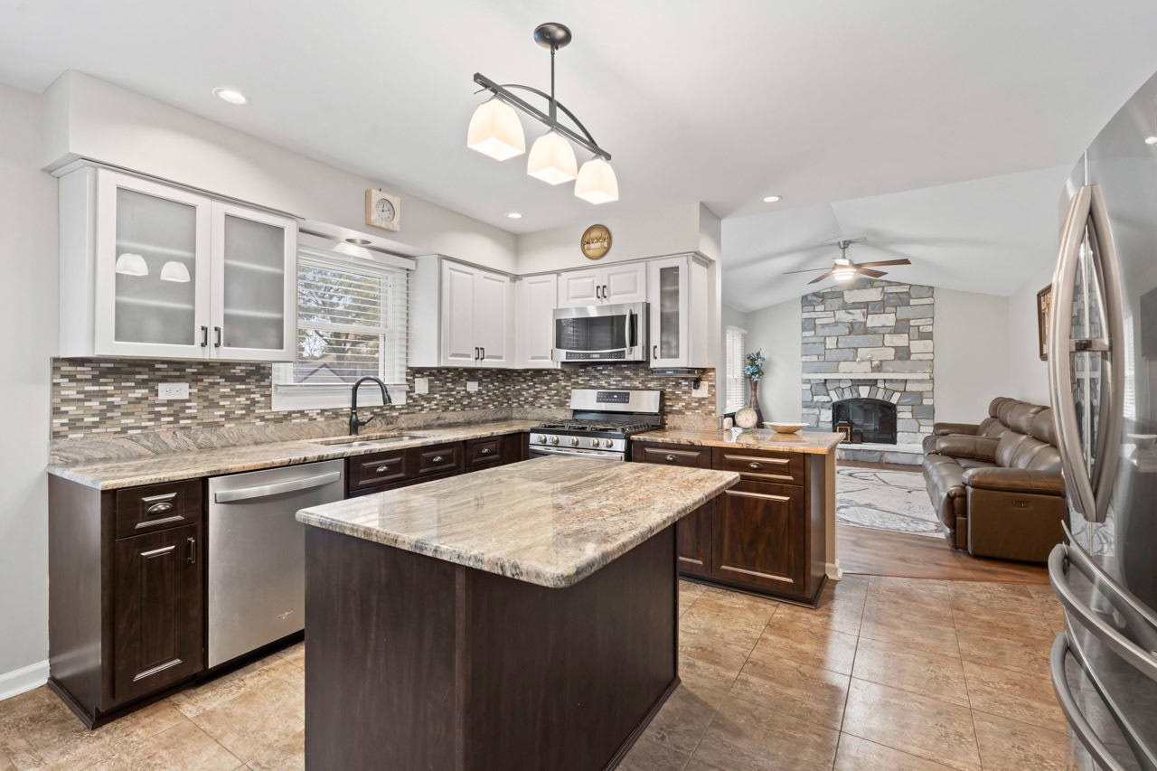 1845 Maryland Drive, Elk Grove Village, IL 60007