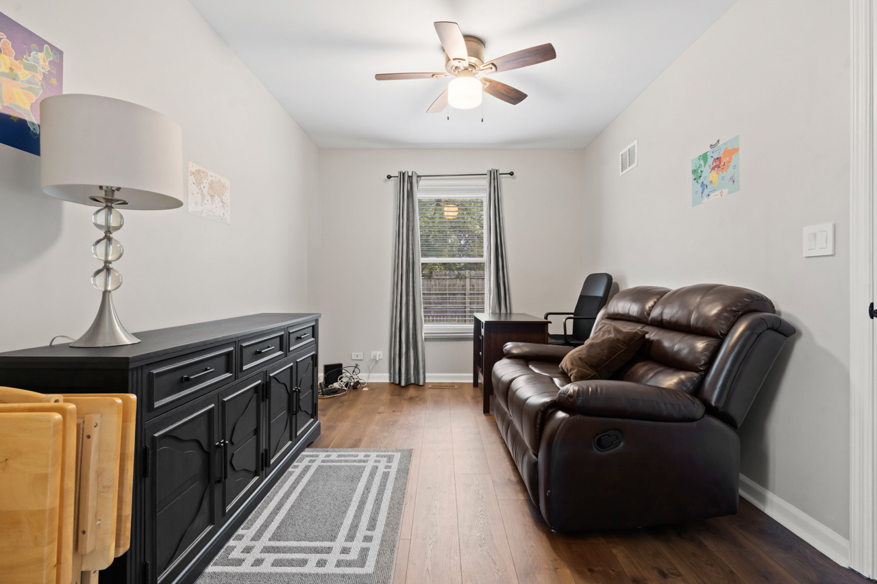 1845 Maryland Drive, Elk Grove Village, IL 60007