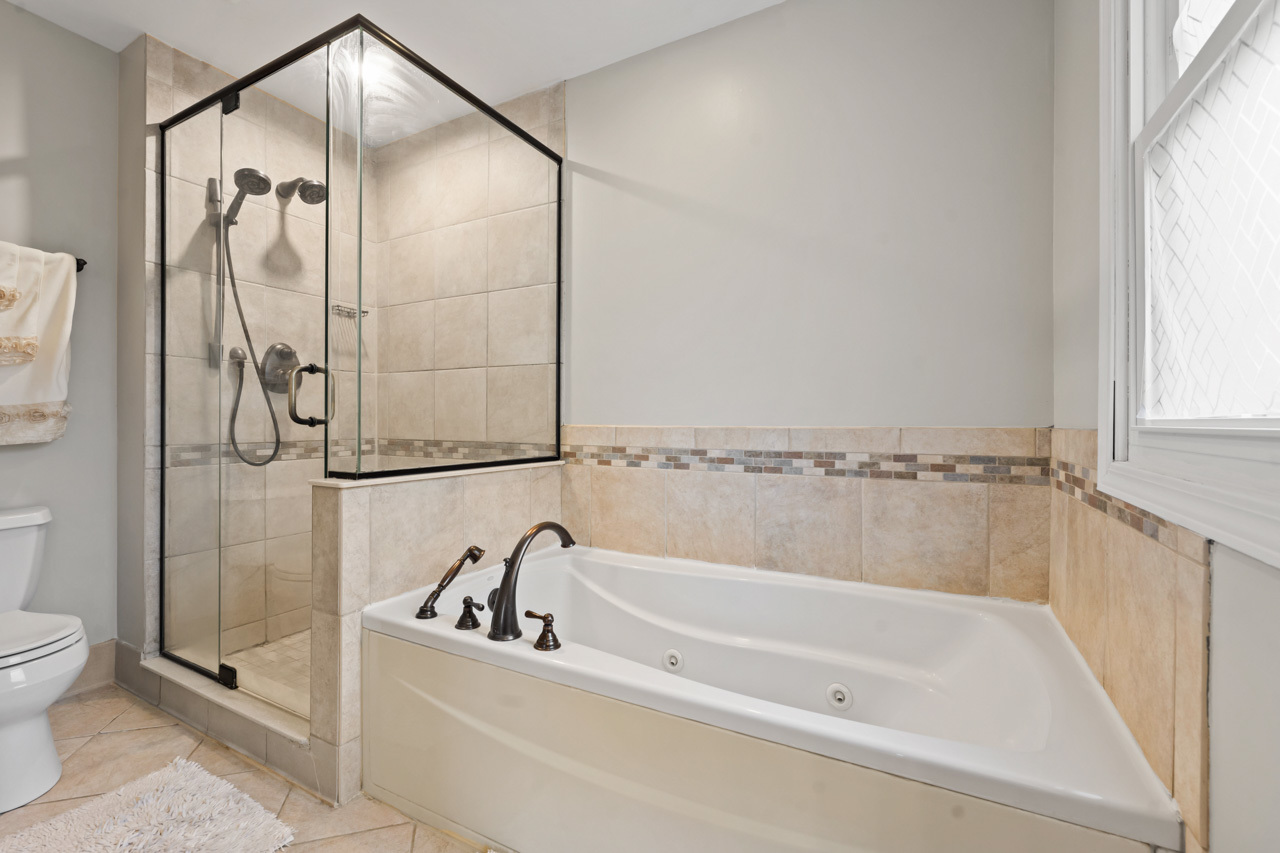 1845 Maryland Drive, Elk Grove Village, IL 60007