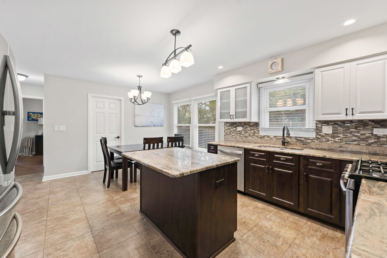 1845 Maryland Drive, Elk Grove Village, IL 60007