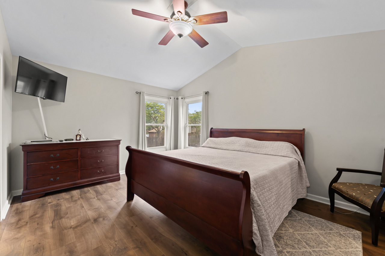 1845 Maryland Drive, Elk Grove Village, IL 60007