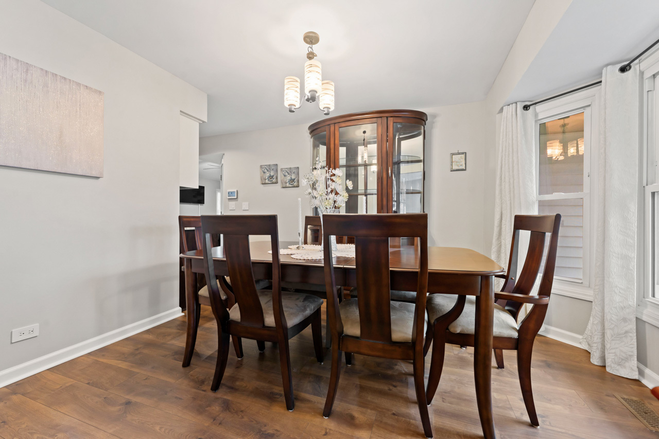 1845 Maryland Drive, Elk Grove Village, IL 60007