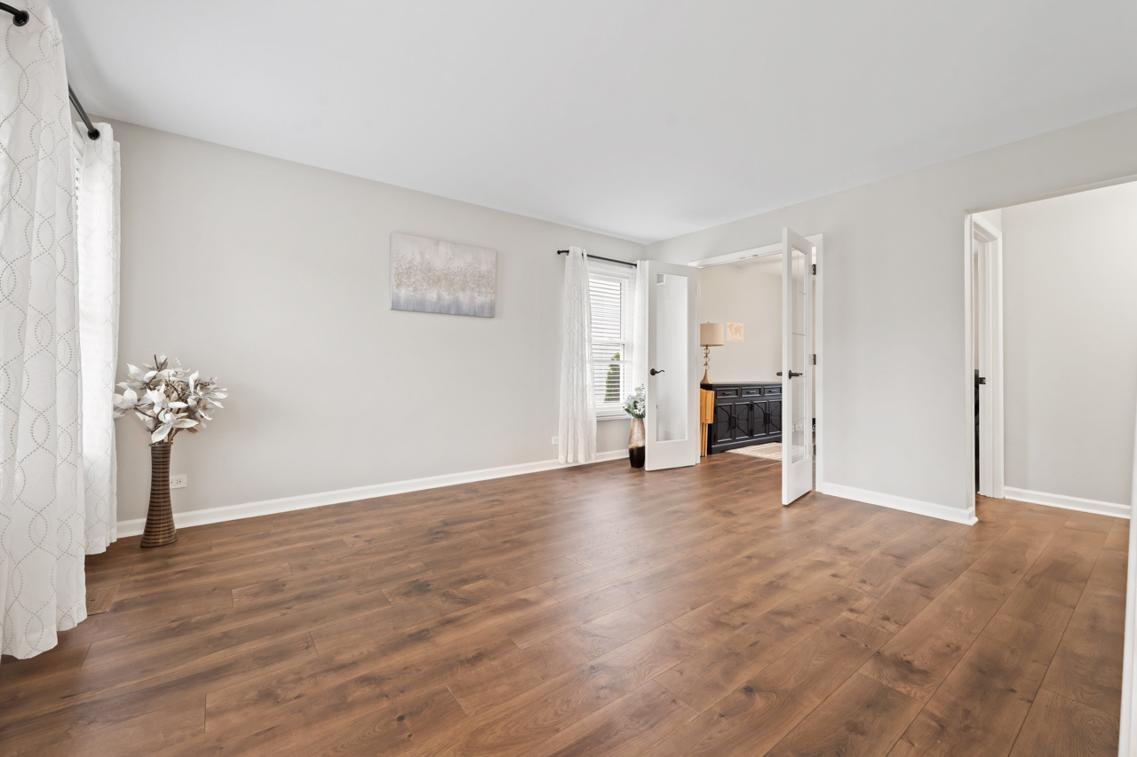 1845 Maryland Drive, Elk Grove Village, IL 60007