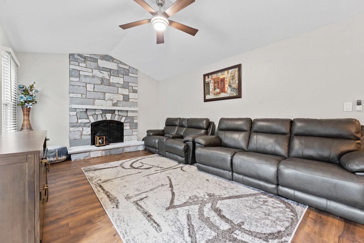 1845 Maryland Drive, Elk Grove Village, IL 60007