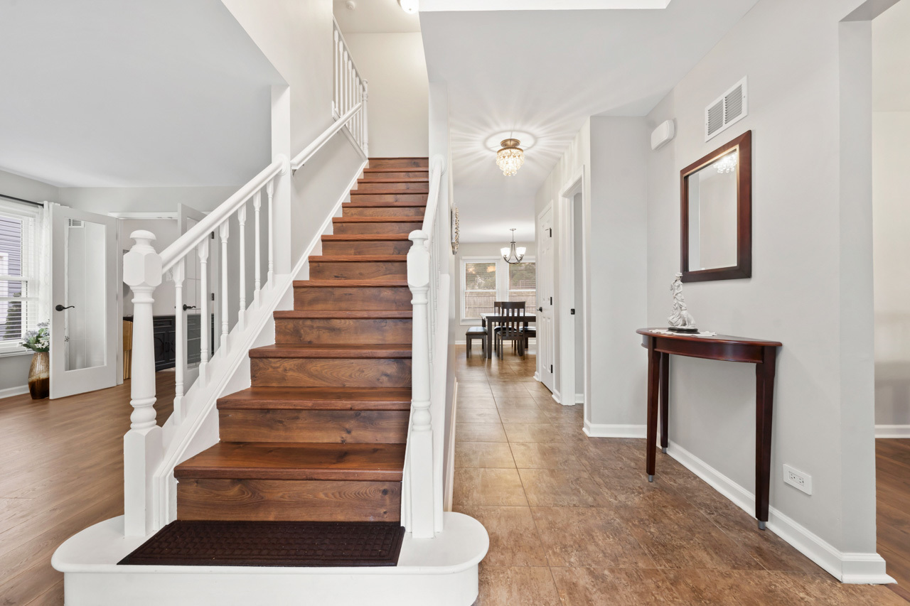 1845 Maryland Drive, Elk Grove Village, IL 60007