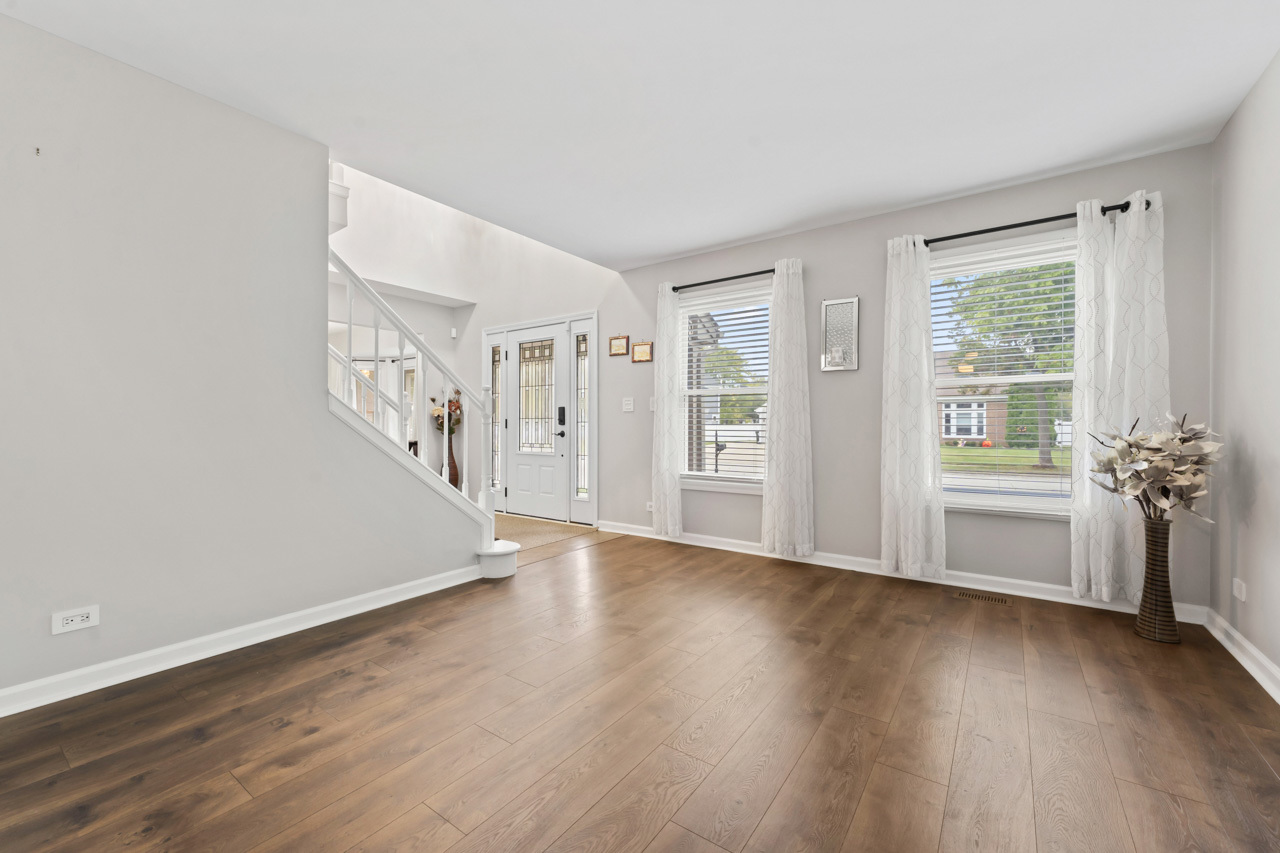1845 Maryland Drive, Elk Grove Village, IL 60007