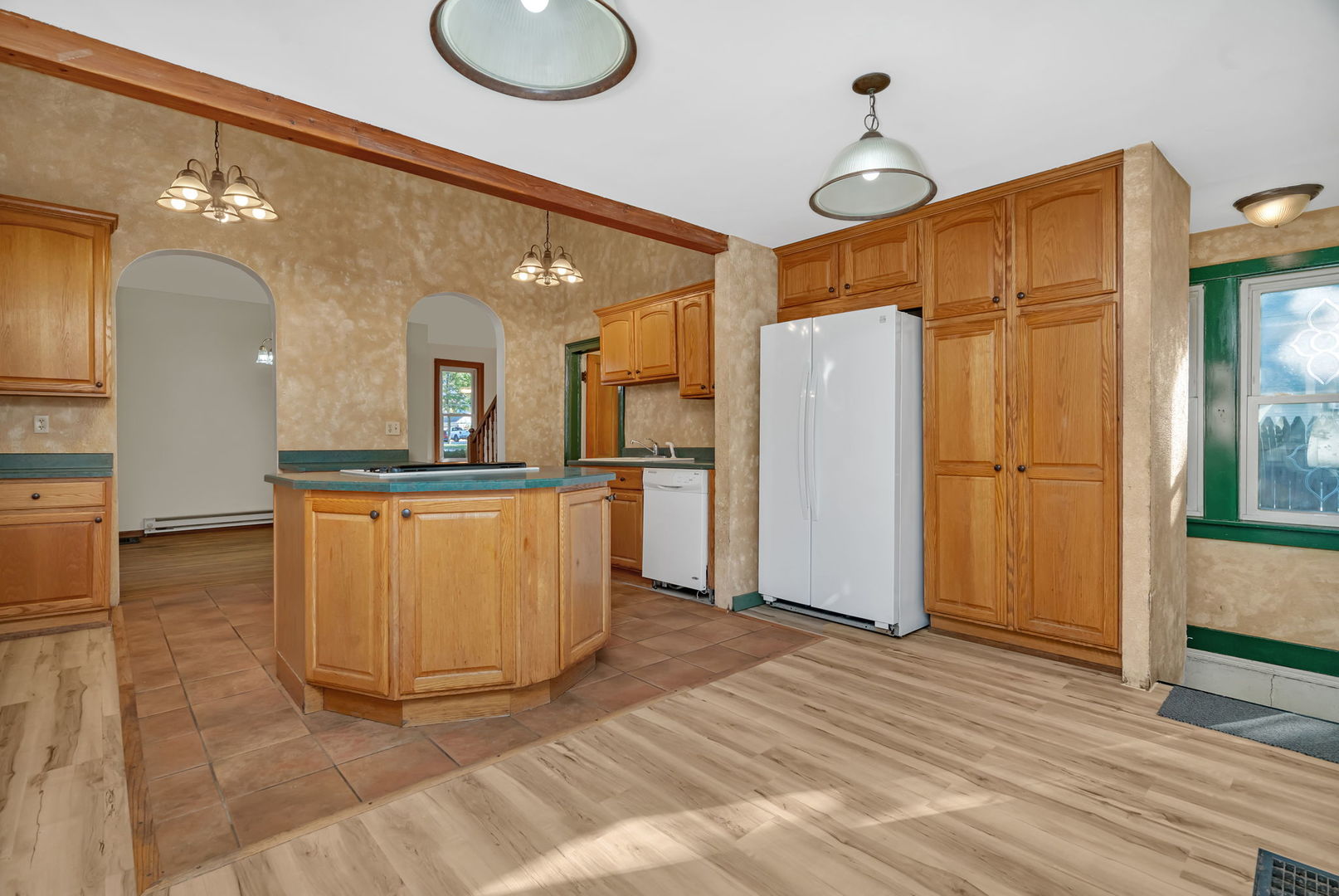 627 E Washington Street, Morris, IL 60450