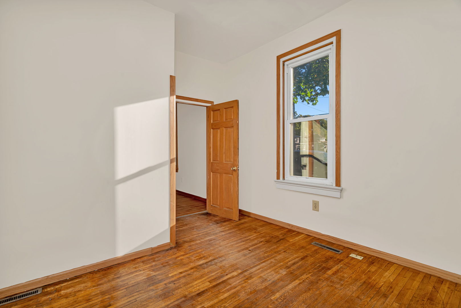 627 E Washington Street, Morris, IL 60450