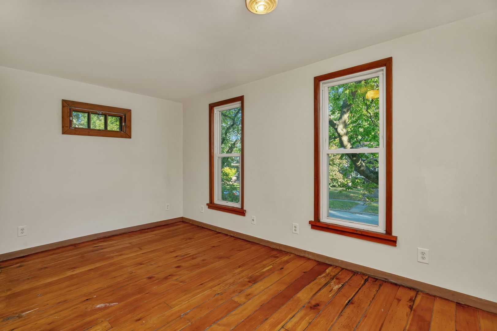 627 E Washington Street, Morris, IL 60450