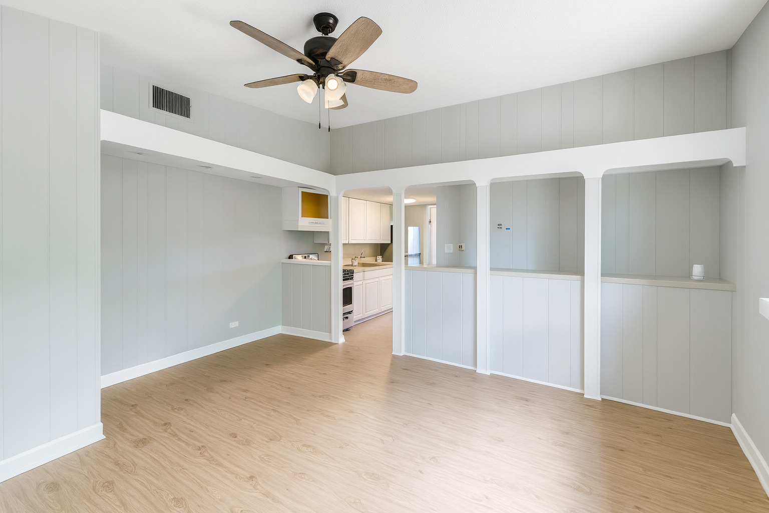 420 W Washington Avenue #420A, Lake Bluff, IL 60044