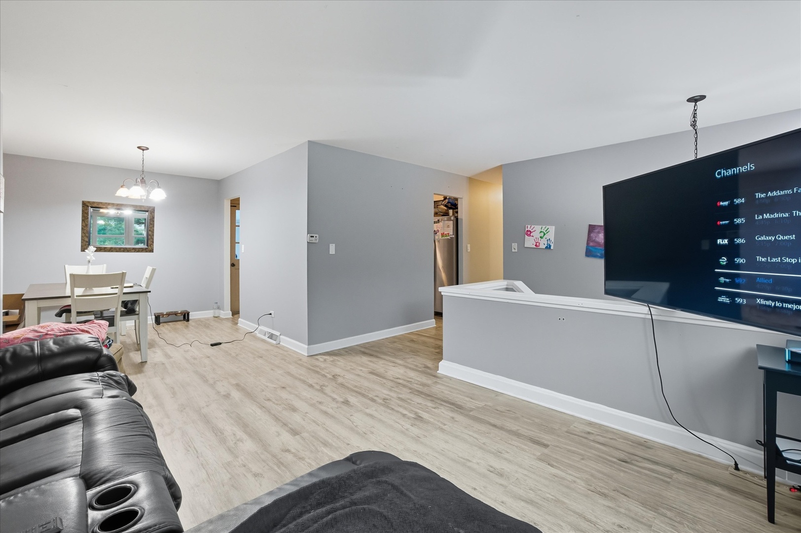 3 Oakview Court, Woodridge, IL 60517