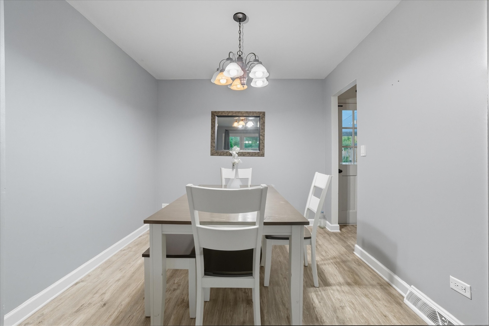 3 Oakview Court, Woodridge, IL 60517