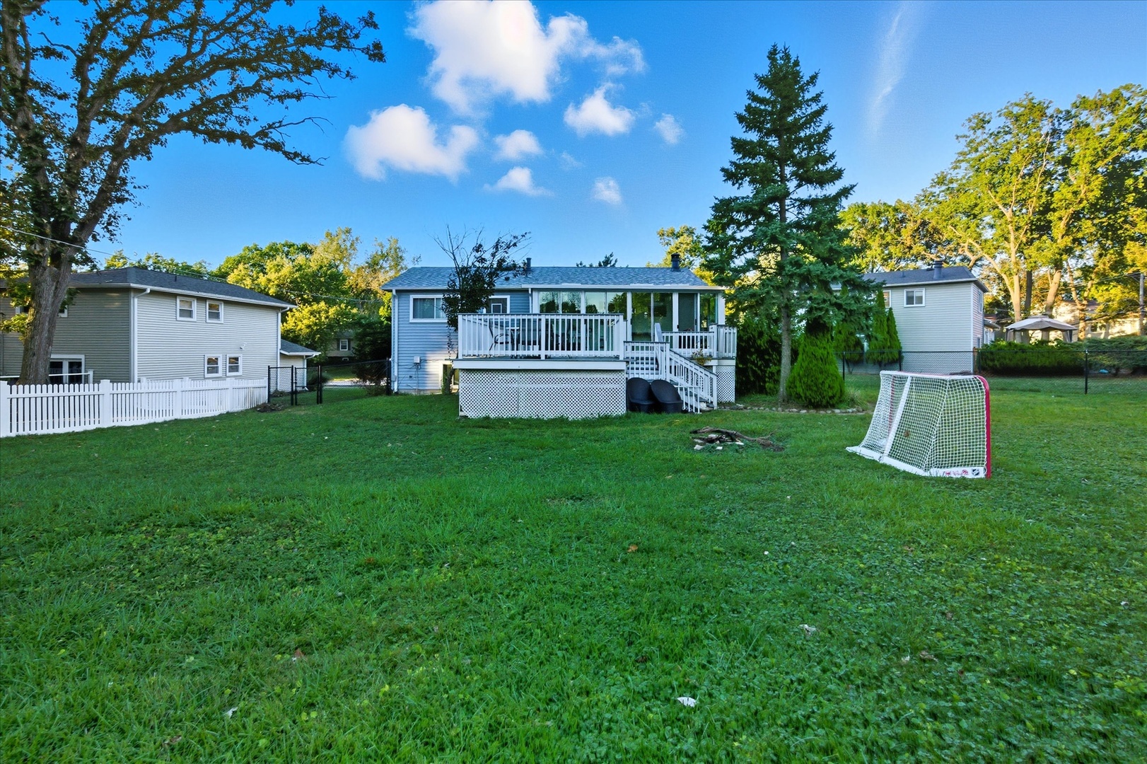 3 Oakview Court, Woodridge, IL 60517