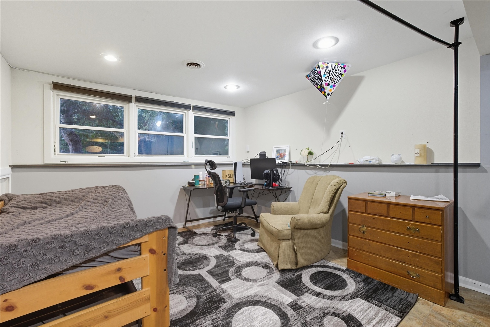 3 Oakview Court, Woodridge, IL 60517