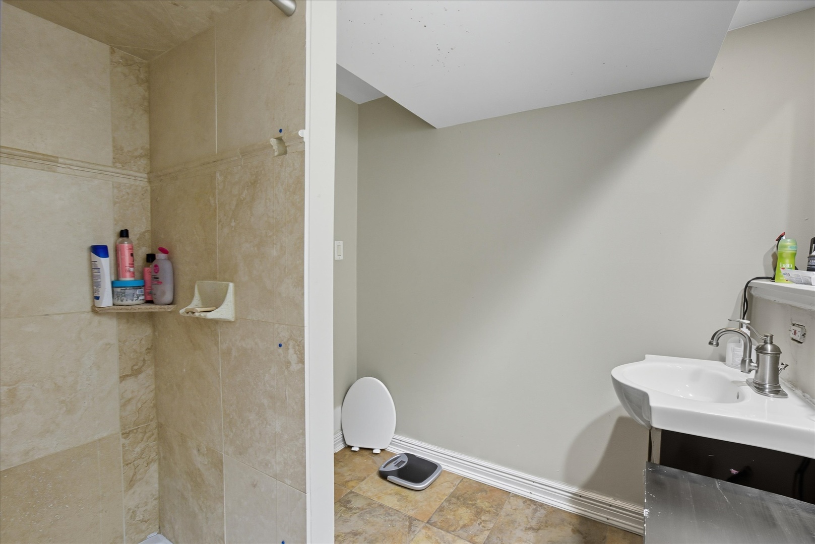 3 Oakview Court, Woodridge, IL 60517