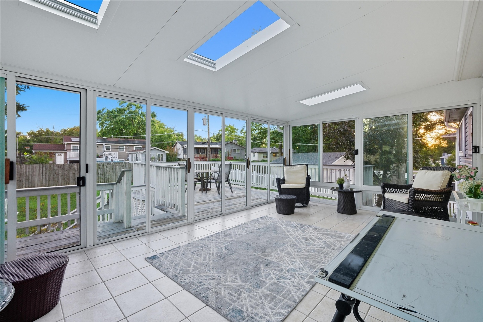 3 Oakview Court, Woodridge, IL 60517