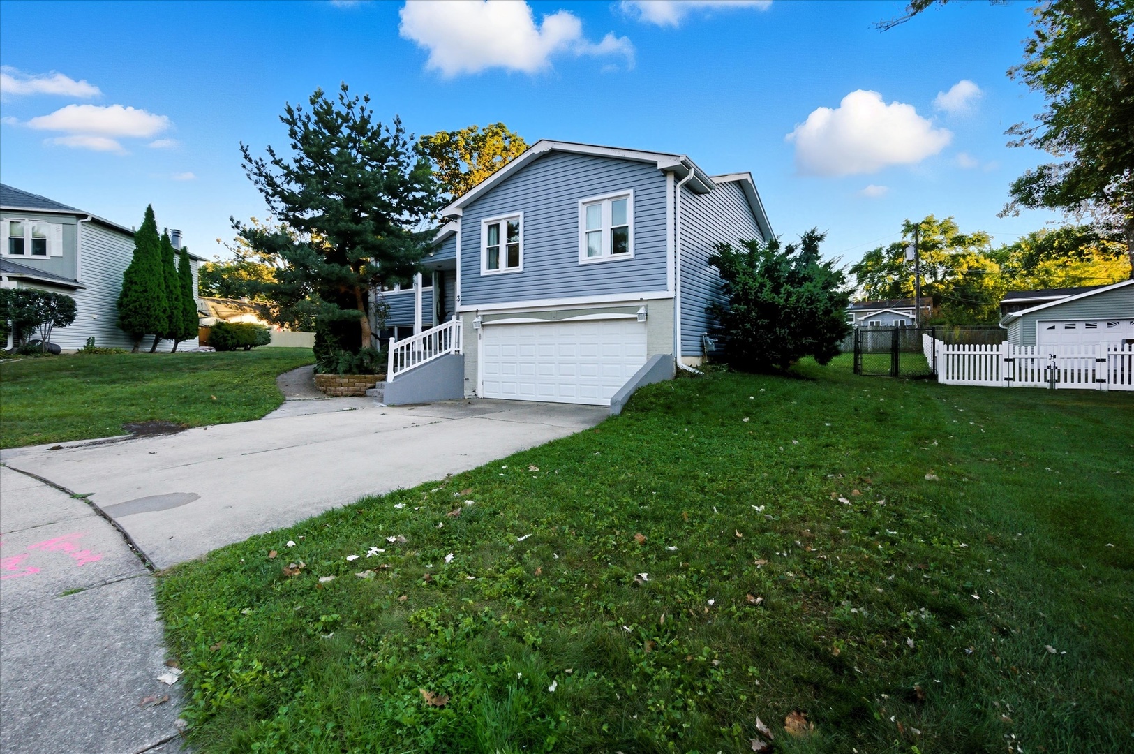 3 Oakview Court, Woodridge, IL 60517