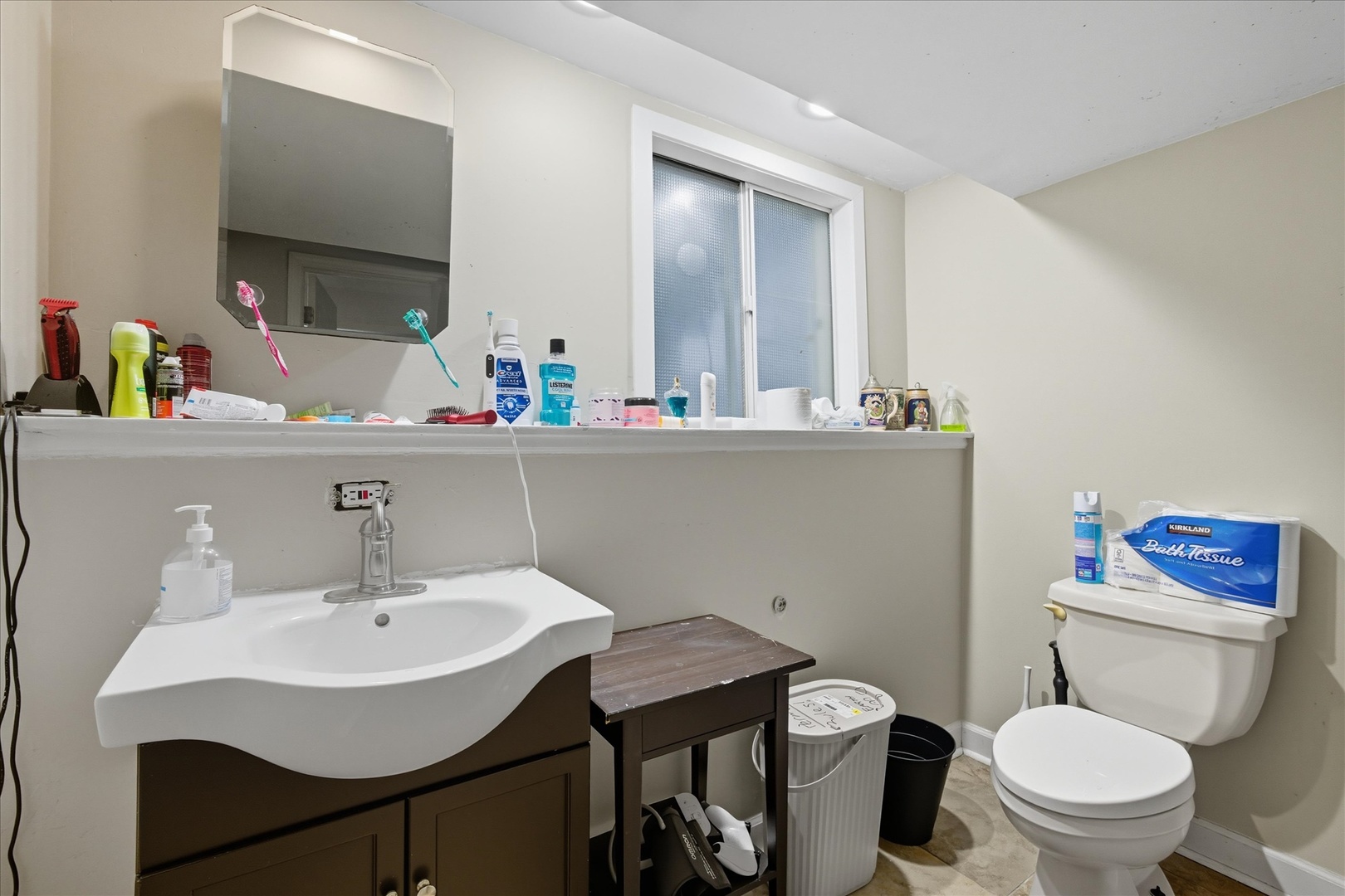 3 Oakview Court, Woodridge, IL 60517