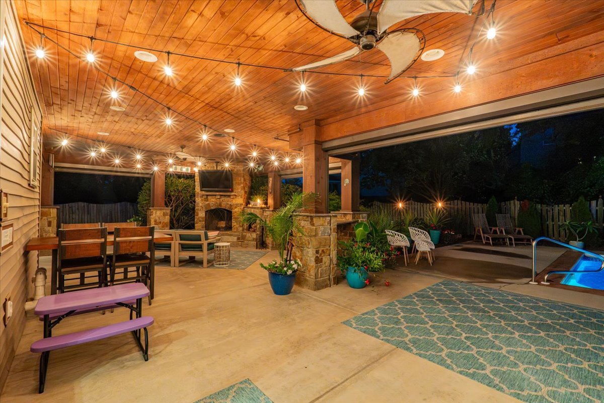 3709 Rave Road, Bloomington, IL 61704