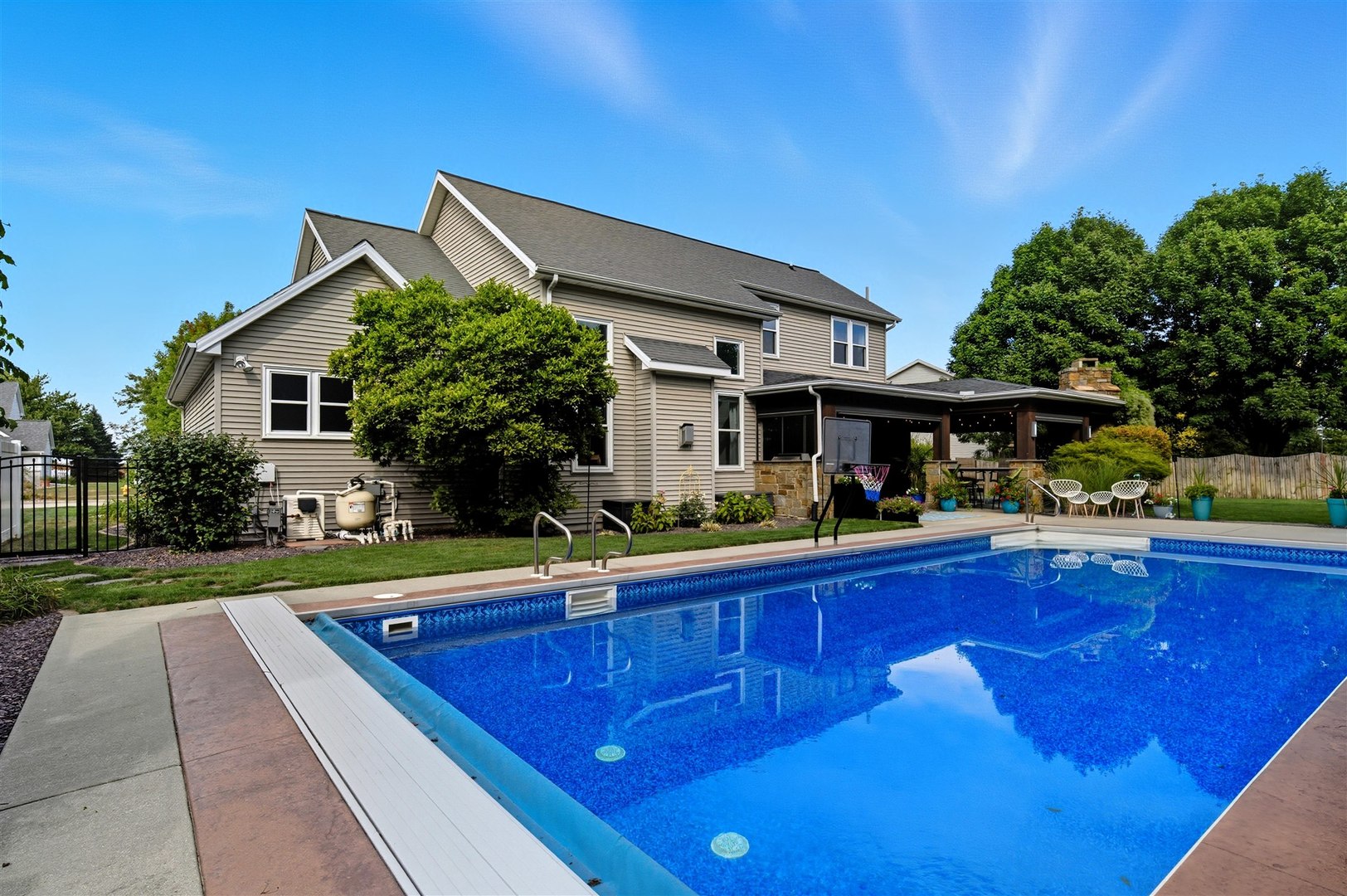 3709 Rave Road, Bloomington, IL 61704