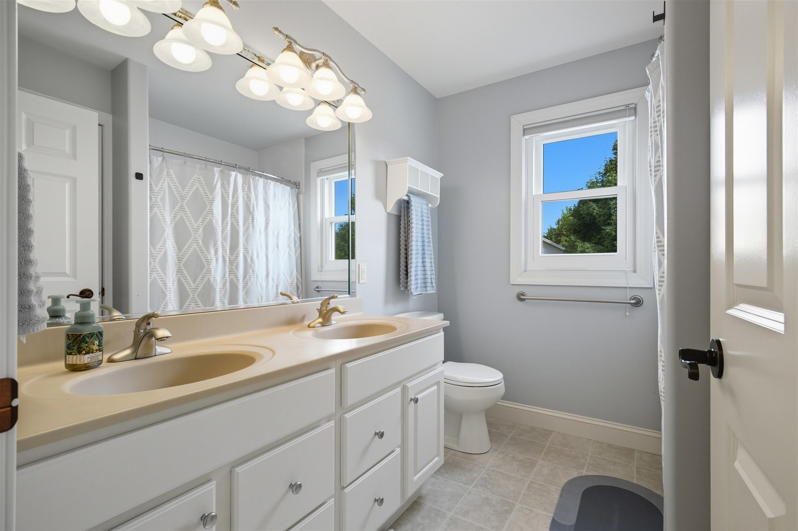 3709 Rave Road, Bloomington, IL 61704