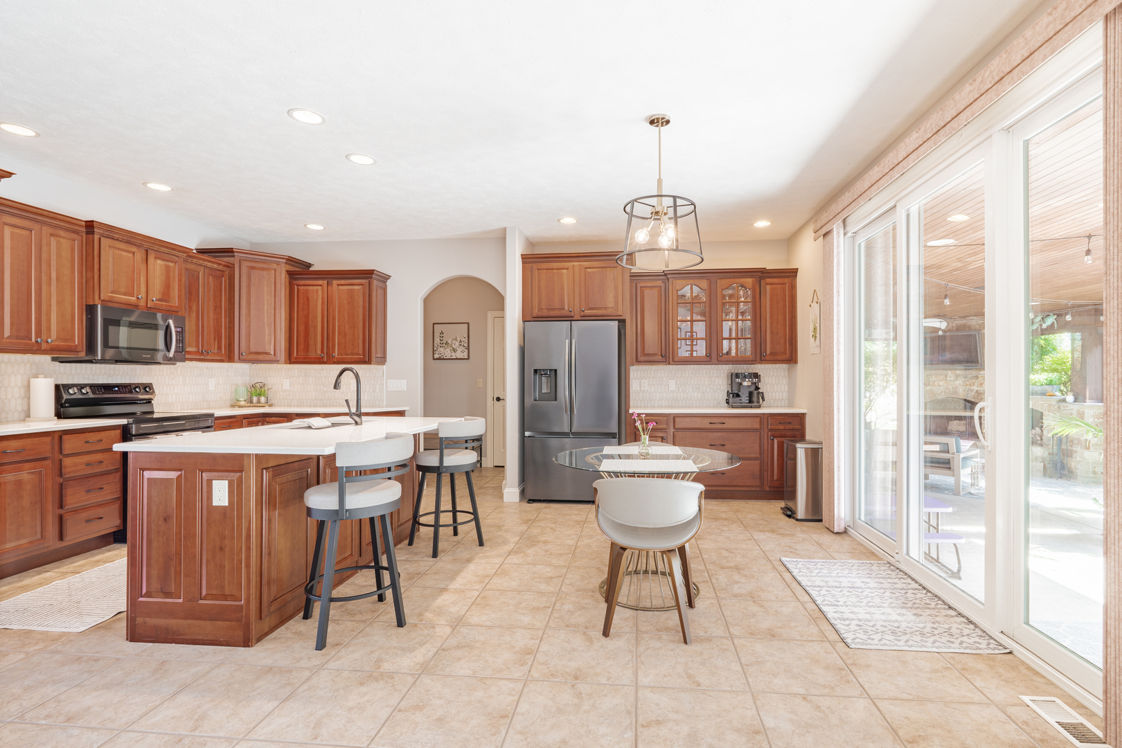 3709 Rave Road, Bloomington, IL 61704