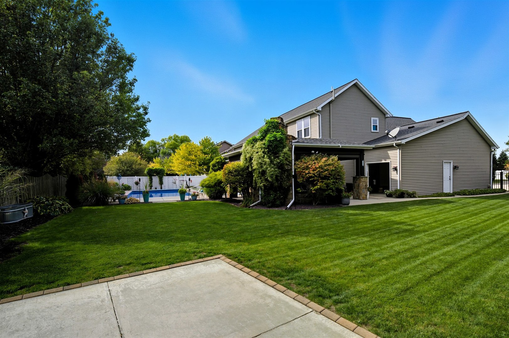 3709 Rave Road, Bloomington, IL 61704