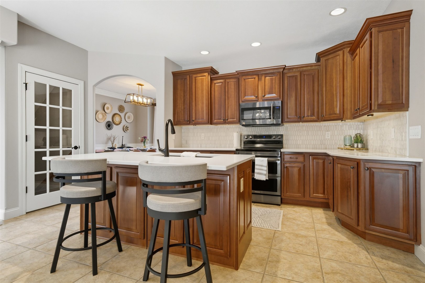 3709 Rave Road, Bloomington, IL 61704