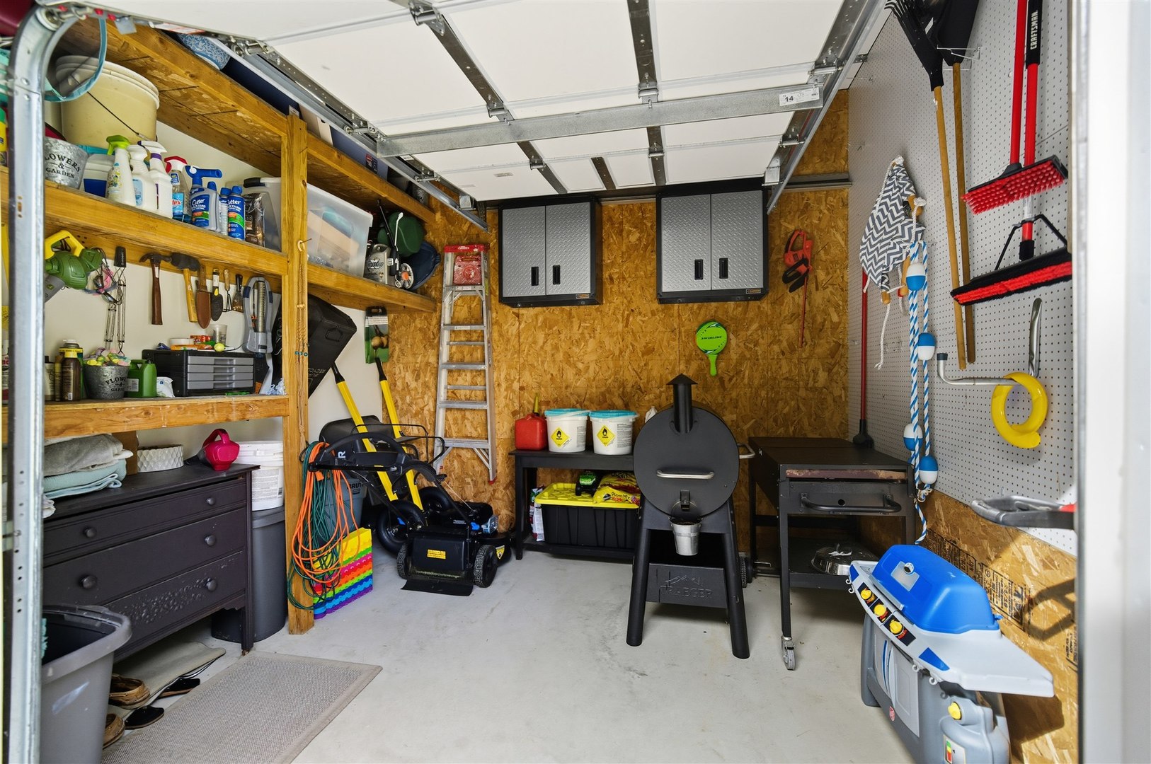 3709 Rave Road, Bloomington, IL 61704