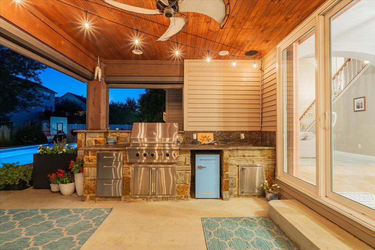 3709 Rave Road, Bloomington, IL 61704