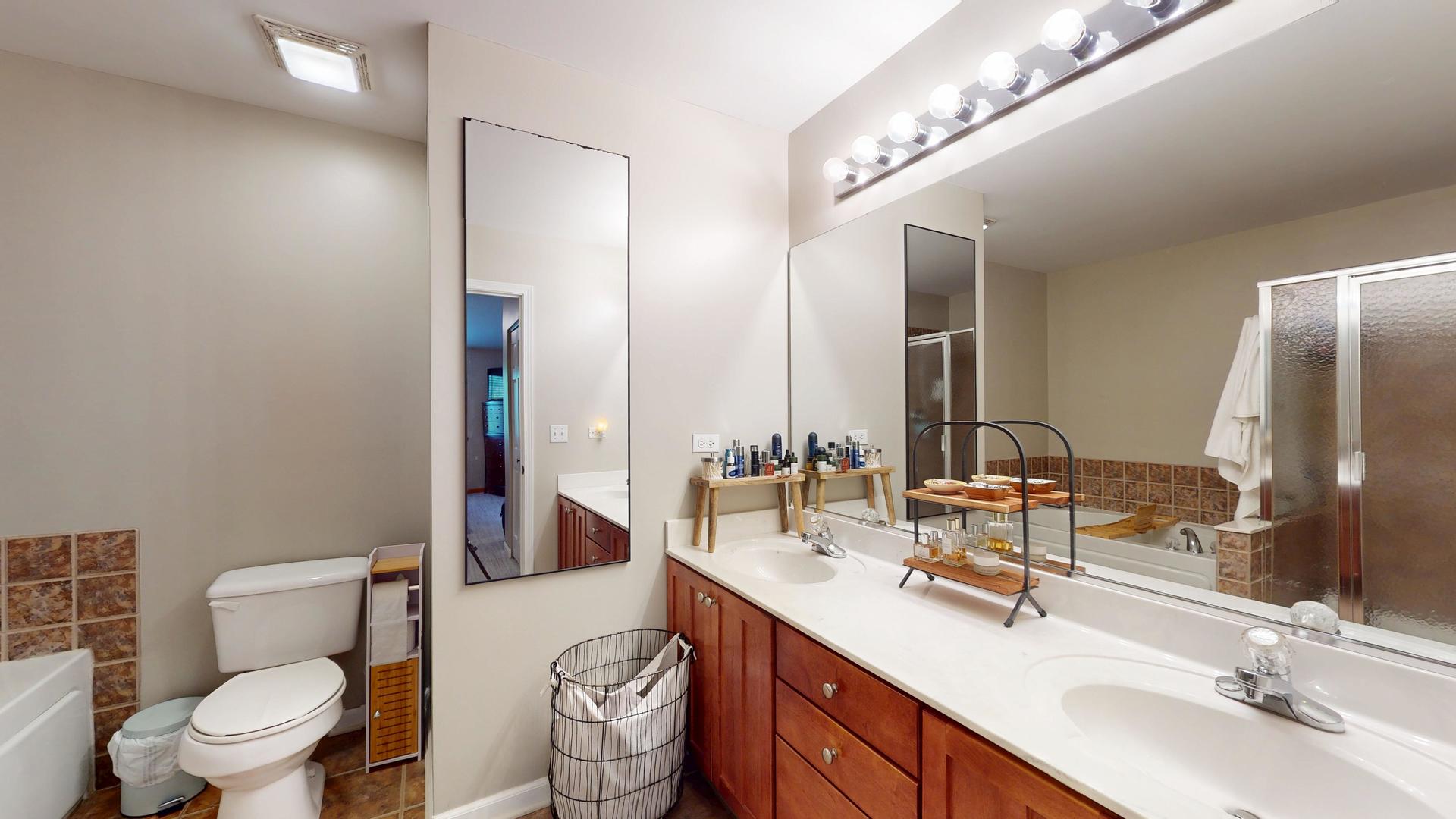 113 Samuel Court, Streamwood, IL 60107