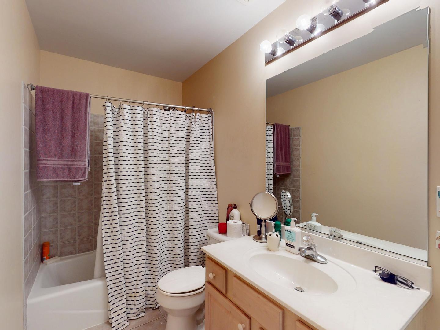 113 Samuel Court, Streamwood, IL 60107