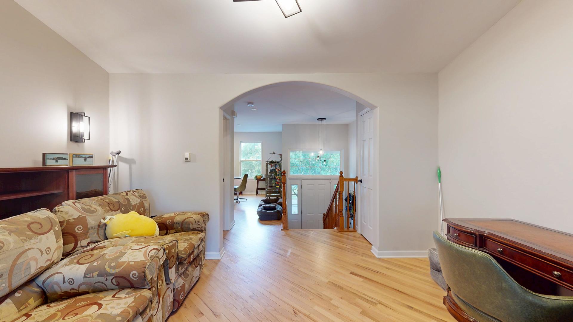 113 Samuel Court, Streamwood, IL 60107